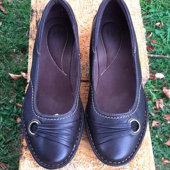 LADIES CLARKS Genuine Leather Flats shoes Brown color Size 8 - Picture 1 of 11